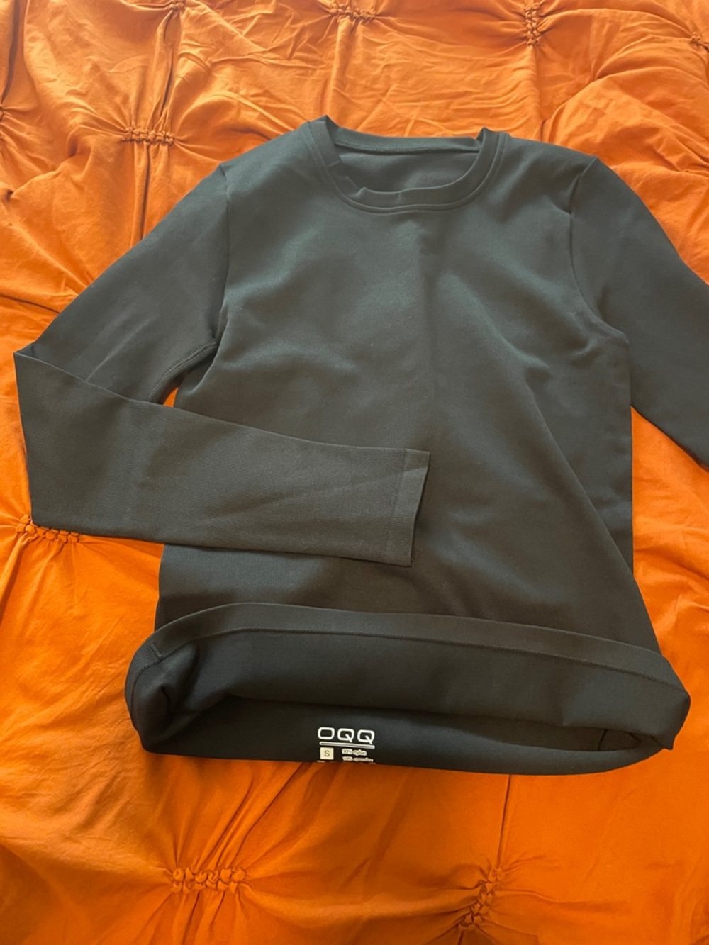 Women’s Black Long-Sleeve Crewneck Tee - Classic Everyday Top